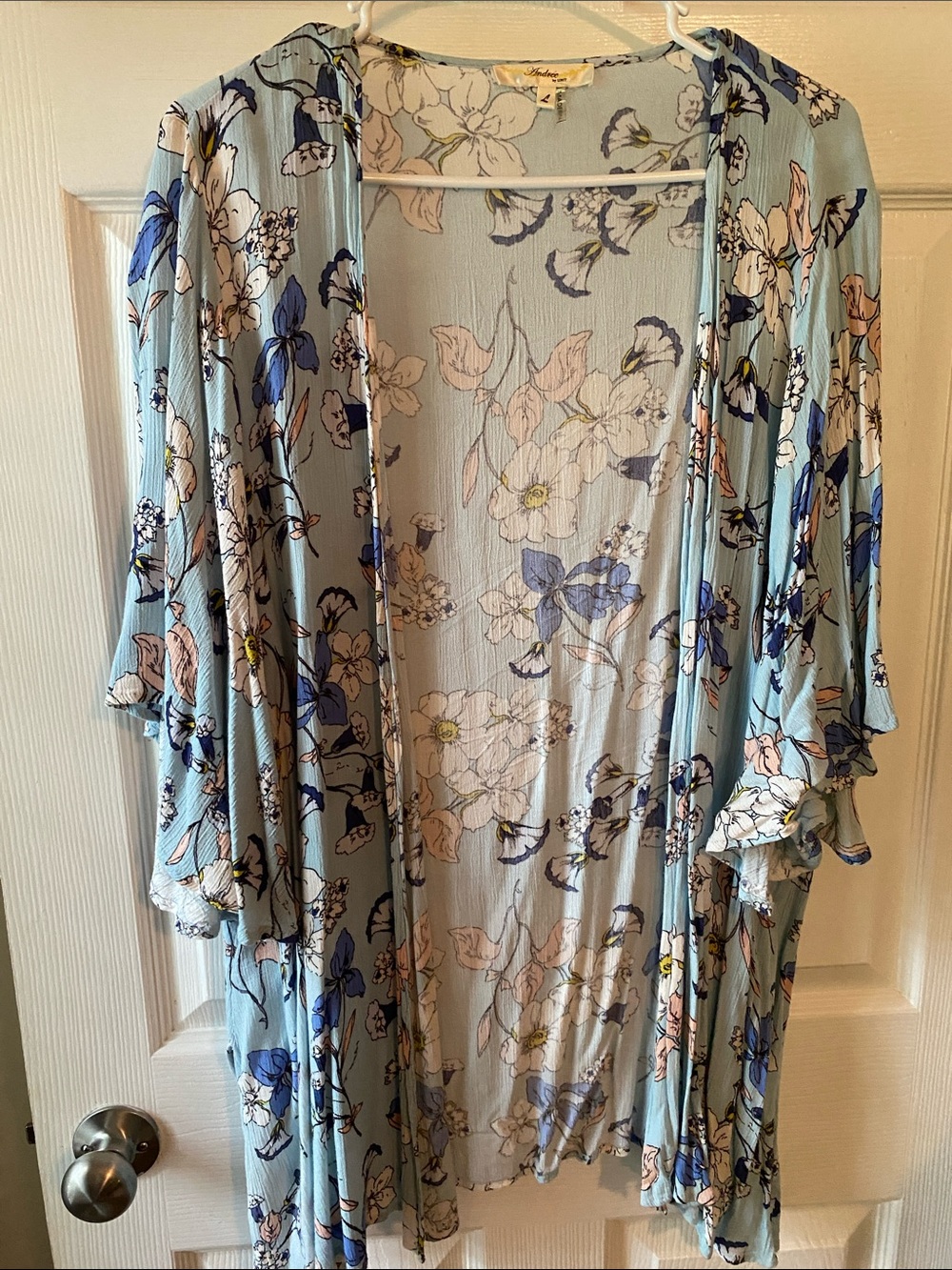 ANDREE BY UNIT Light Blue Floral Kimono Cardigan with Pink and Blue Flowers